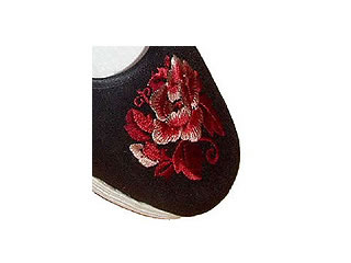 Chinese Handmade Embroidery Shoes with Red Peony