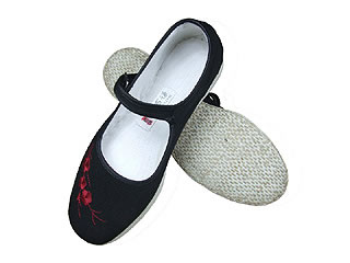 Chinese Handmade Embroidery Shoes with Plum Blossom