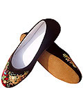 Chinese Handmade Silk Embroidery Shoes Chinese Handmade Silk Embroidery Shoes